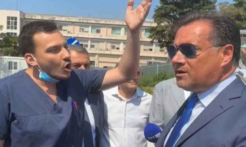 Ο Άδωνις Γεωργιάδης «έχει βαρεθεί τη γκρίνια μας» - Θέλει να διαλύει ανενόχλητος το ΕΣΥ και να του λέμε και ευχαριστώ