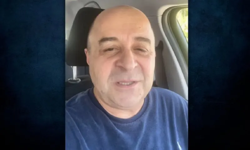 Ο Μάρκος Σεφερλής βάζει στη θέση τους όσους του κάνουν μπούλινγκ: «Σεβαστείτε την άποψη των άλλων - Άλλο η κοροϊδία, άλλο η σάτιρα»