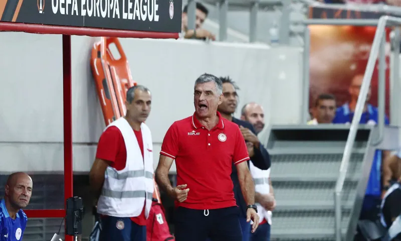 Τα αποδυτήρια του Ολυμπιακού για Μεντιλίμπαρ