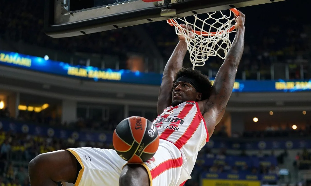 Ο Ολυμπιακός ηττήθηκε στην πρεμιέρα της Euroleague με 81-71 από τη Φενέρμπαχτσε στην Κωνσταντινούπολη. Πρώτος σκόρερ ο Ράιτ με 15 πόντους.Ο Ολυμπιακός ηττήθηκε στην πρεμιέρα της Euroleague με 81-71 από τη Φενέρμπαχτσε στην Κωνσταντινούπολη. Πρώτος σκόρ…