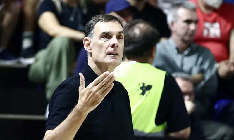 Ολυμπιακός: Ο Μπαρτζώκας, το ρόστερ, η διαχείριση του και το... κοουτσάρισμα Περιστερίου