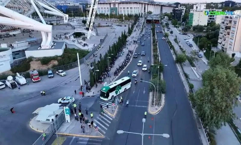 Παναθηναϊκός - Ολυμπιακός: Η άφιξη των δύο πούλμαν των αιωνίων στο ΟΑΚΑ