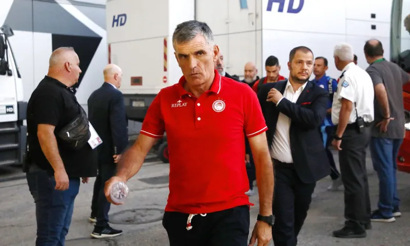 Ολυμπιακός: Πονάει ο Γουίλιαν - Δεν είναι ακόμα έτοιμος ο Γιαζίτσι - Θέλει χρόνο ο Ολιβέιρα όμως ο Μεντιλιμπαρ δεν αγχώνεται και ετοιμάζει και άλλον μικρό για να παίξει - Δεν περιμένει κανέναν