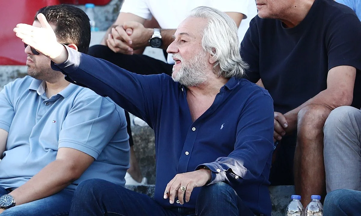 Έξαλλος με την εμφάνιση κάποιων παικτών του Λεβαδειακού στο παιχνίδι με τον Ολυμπιακό στο Φάληρο, ο Γιάννης Κομπότης.