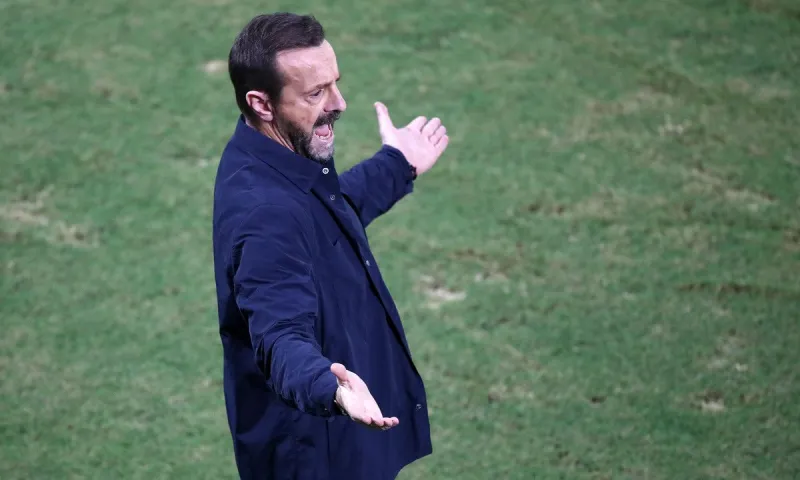 O Mάντζιος «κάρφωσε» Σιδηρόπουλο για την κόκκινη στον Μπρινιόλι - Όλη η αλήθεια σε επτά λέξεις!