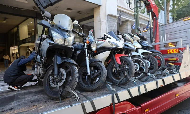 Προσέξτε που παρκάρετε τις μηχανές και τα μηχανάκια σας αν κατεβαίνετε με αυτά στο κέντρο της Αθήνας - Γιατί μπορεί να μην τα βρείτε