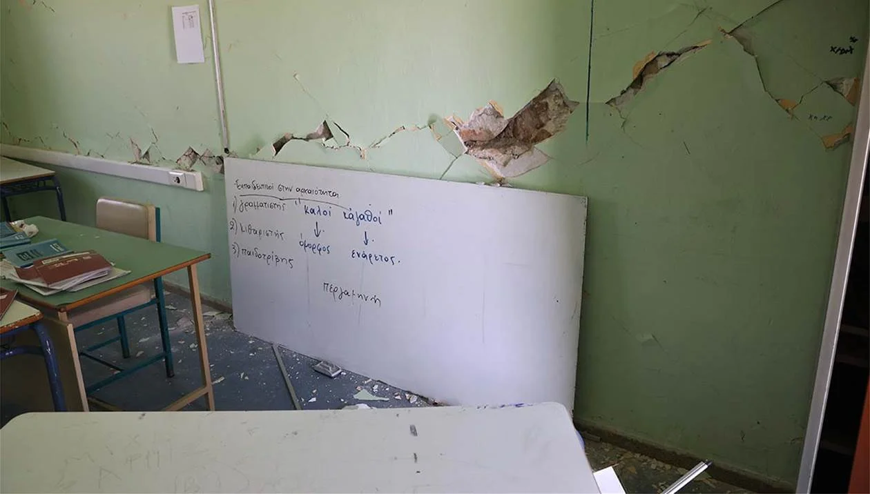 2η μέρα κατάληψης από τους μαθητές που στοιβάζονται σε ανθυγιεινά κοντέινερ - Ούτε καν έχει γκρεμιστεί ακόμα το κατεστραμμένο σχολείο!