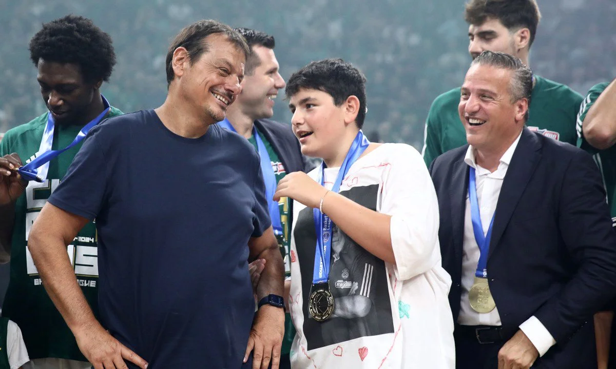 Ο γιος του Αταμάν, Σαρπ, είναι ενεργός στα social media και φρόντισε με μια ανάρτησή του με γαύρο να πικάρει τους οπαδούς του Ολυμπιακού