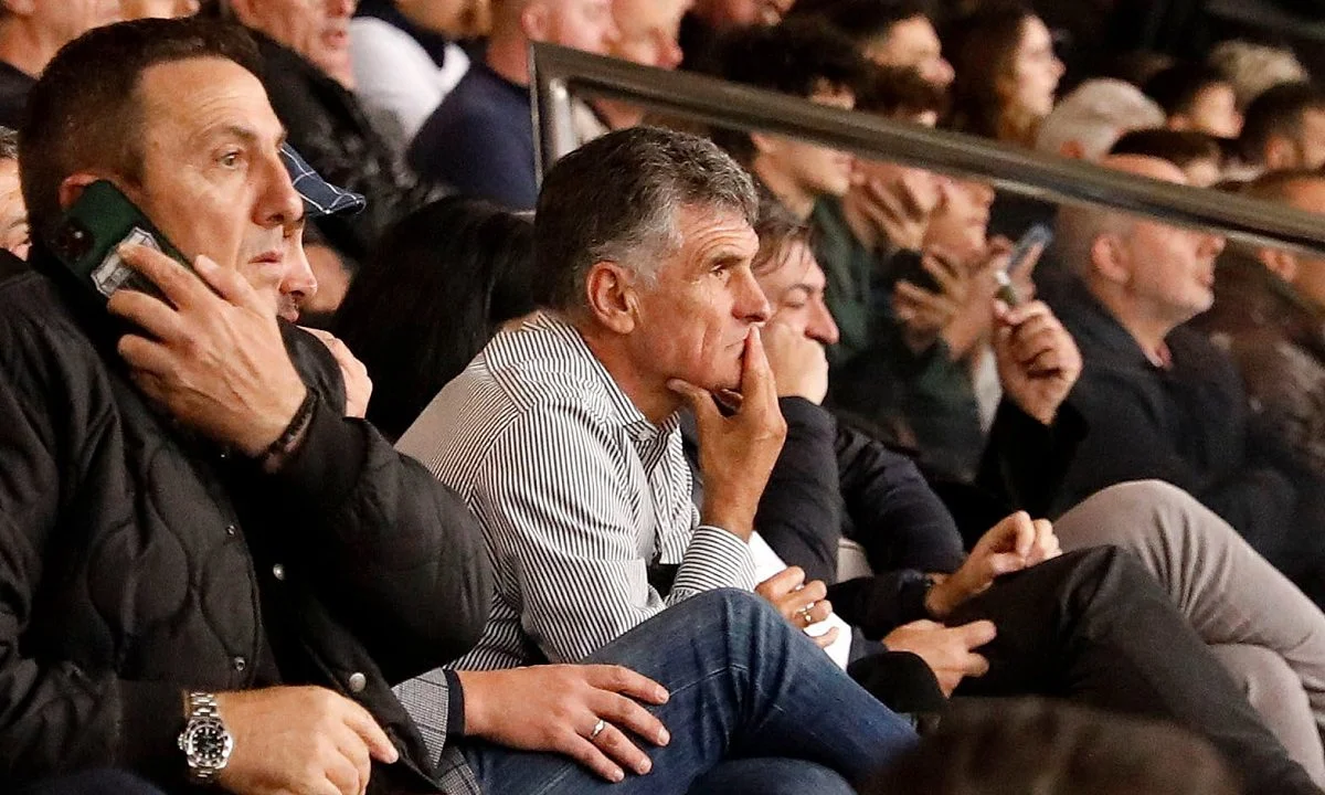 Ολυμπιακός: Ο Μεντιλίμπαρ πήγε να δει το Ελλάδα - Αγγλία - Ποιος παίκτης του άρεσε και θέλει να το πάρει στον Ολυμπιακό - Ποιος δεν του άρεσε