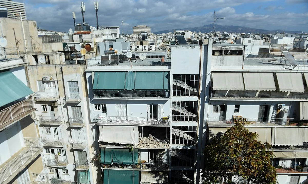 Απίθανη κατάληξη είχε η απόφαση συνταγματάρχη να ξεκλειδώσει μία αποθήκη στο Παγκράτι με τη βοήθεια κλειδαρά