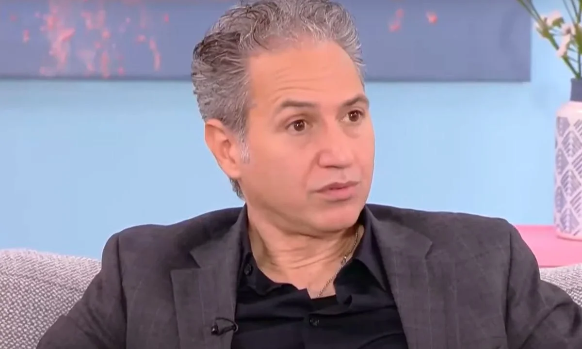 Δημήτρης Κόκοτας: Δυσάρεστες είναι οι εξελίξεις για την κατάσταση της υγείας του, καθώς ούτε τώρα συνήλθε μετά το σοβαρό καρδιακό επεισόδιο
