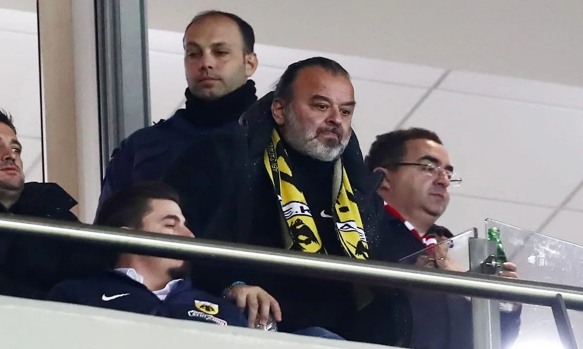 Ηλιόπουλος και Σαββίδης μέσω τρίτων έρχονται ξανά σε επαφή μετά τα όσα έγιναν στο ΑΕΚ - ΠΑΟΚ στη Φιλαδέλφεια.