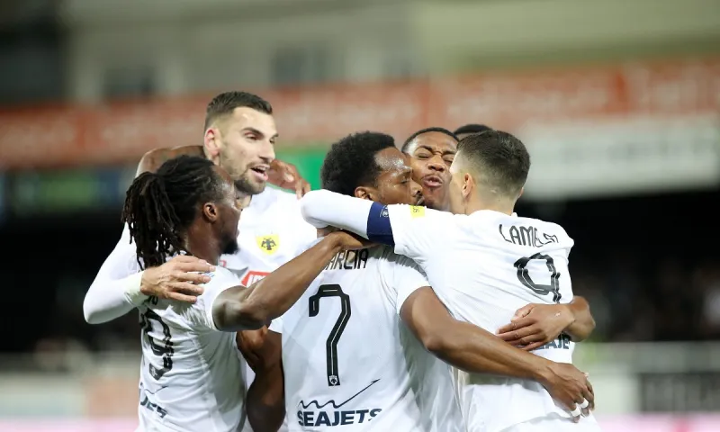 ΟΦΗ-ΑΕΚ 1-2: Η ΑΕΚ λυτρώθηκε από τη μαγική ενέργεια του Λιβάι Γκαρσία και το γκολ του Μαρσιάλ - Γύρισε το ματς με τον ΟΦΗ των 10 παικτών