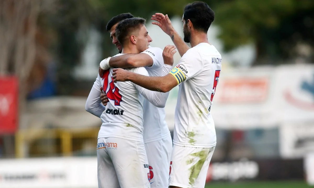 Super League 2: Σούπερ Πανιώνιος - Προς τον γκρεμό ο ΠΑΟΚ Β'
