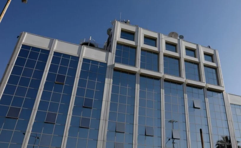 Μια σημαντική αποχώρηση θα υπάρξει στον ΣΚΑΪ στα μέσα της σεζόν προκαλώντας αναστάτωση στον τομέα των ειδήσεων και ντόμινο αλλαγών.
