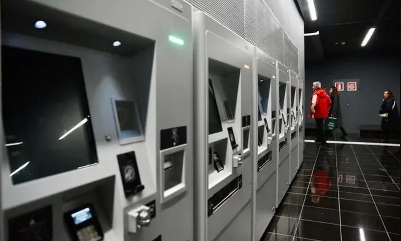 Δεν «πρόλαβαν» να βάλουν σωστά εκδοτήρια στο μετρό Θεσσαλονίκης - Όλα λάθος στη Νέα Ελβετία