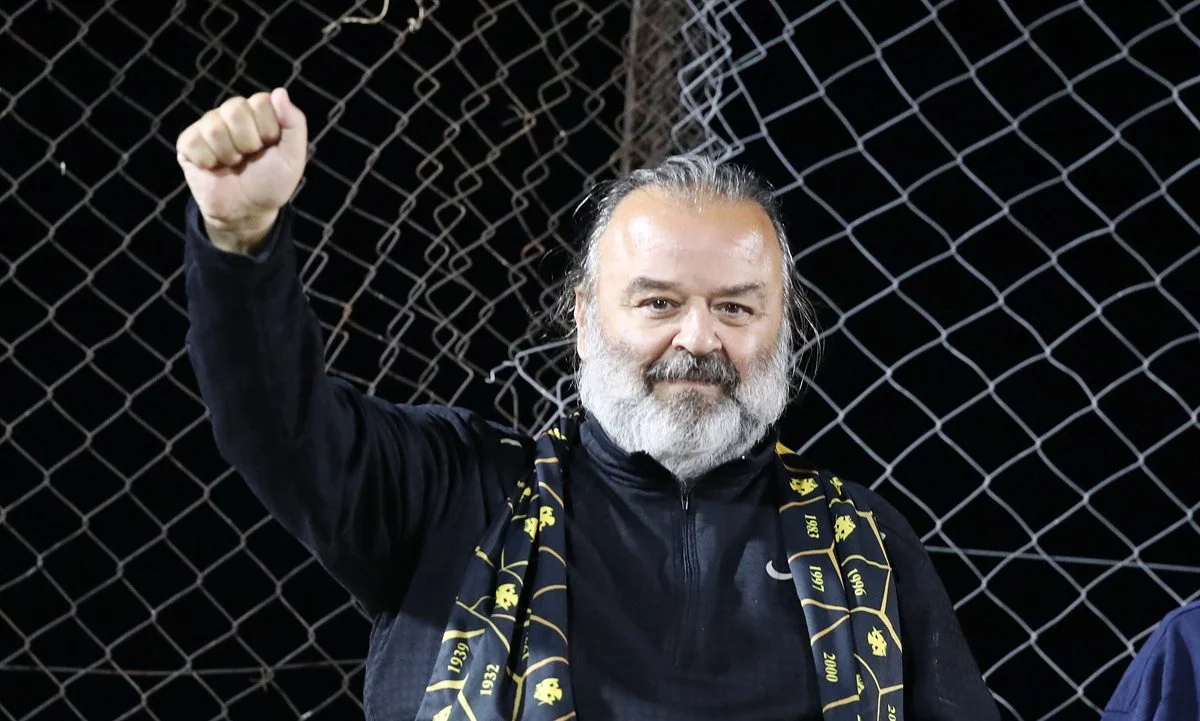Λουτσέσκου: Ο απόλυτος χαμός στα αποδυτήρια μετά το, αγώνα ΑΕΚ-ΠΑΟΚ στο κουπόνι και τι ειπώθηκε ανάμεσα στις δύο πλευρές…