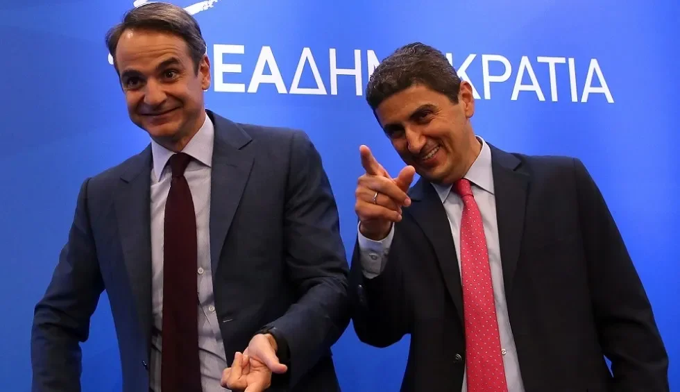 ΝΔ: Κοροΐδεύοντας τον ελληνικό λαό, ο Μητσοτάκης κράτησε τον Αυγενάκη εκτός ΚΟ μέχρι να ξεθυμάνει η οργή, και τώρα τον επανάφερε.
