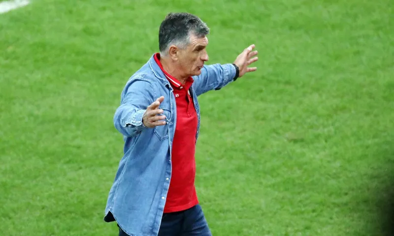 Ολυμπιακός: Έσκασε πρόταση με πολλά λεφτά για βασικότατο παίκτη - Τι θα κάνει - Τι λέει ο Μεντιλίμπαρ;