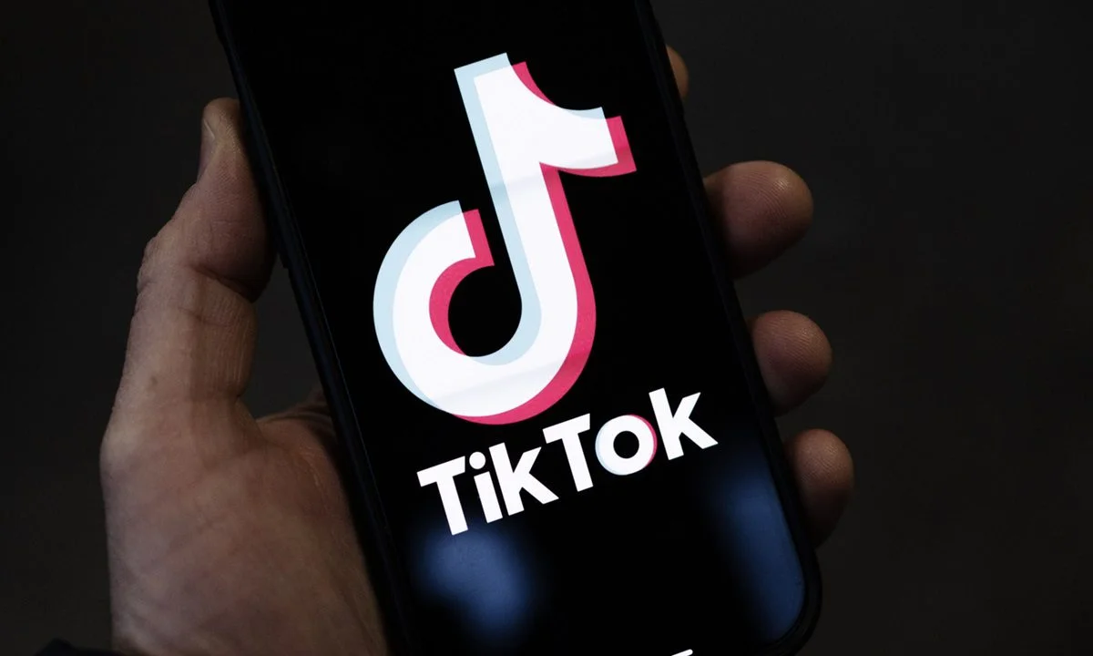 5 λογαριασμοί στο Tik Tok που πρέπει να ακολουθήσεις....