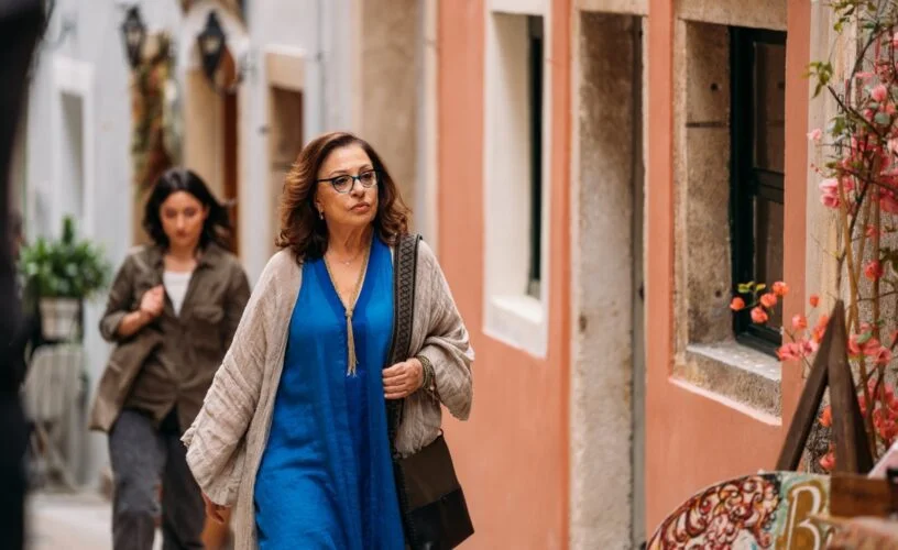 Η Χάρις Αλεξίου για πρεμιέρα της δικής της εκπομπής στην ΕΡΤ, μιας σειρά ντοκιμαντέρ 12 επεισοδίων με τίτλο 100 χρόνια ελληνικής δισκογραφίας.