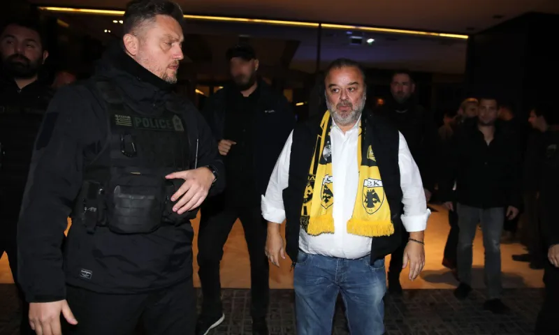 ΠΑΟΚ – ΑΕΚ : Πόσο κόστίζει στον Έλληνα φορολογούμενο μια συνοδεία όπως αυτή στον Μάριο Ηλιόπουλο