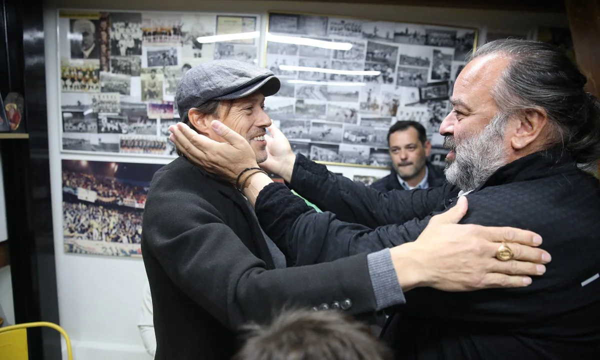 Ο χαμός που γίνεται με το αν η ΑΕΚ θα πάρει αριστερό μπακ είναι και λίγο αυτογκόλ μια και δυσκολεύει τον εαυτό της