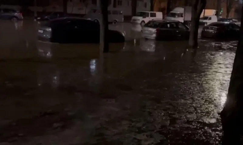 Το Κίεβο έγινε... Ποσειδώνος και πλημμύρισε με λήμματα μετά από έκρηξη πυραύλου - Όμως στο Κίεβο έχουν πόλεμο