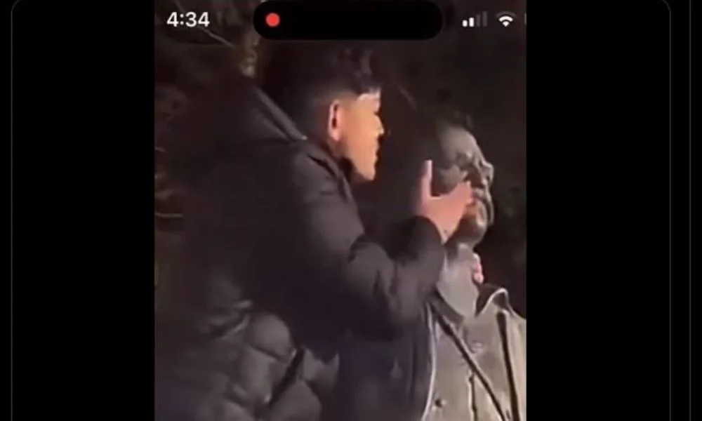 Έχει γίνει ένας μικρός χαμός με όσα έγιναν με το άγαλμα του Κατσαντώνη. Μέχρι και ο Κωνσταντίνος Μπογδάνος ανέδειξε το θέμα
