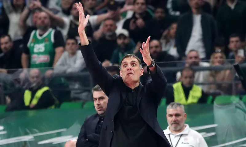 Μπηχτές ο Μπαρτζώκας για τη διαιτησία: «Πόσες βολές παραπάνω ο Παναθηναϊκός;»