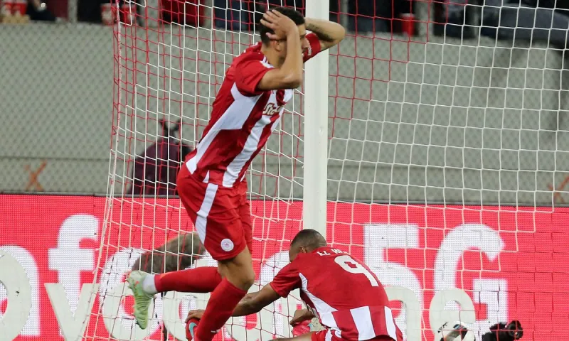Ολυμπιακός - Παναθηναϊκός: 1-1 με δέκα παίκτες και φωνές για την διαιτησία ο Ολυμπιακός - Τον έκαναν έξαλλο