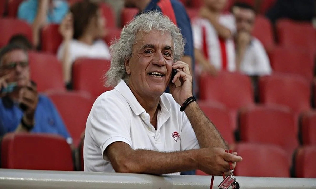 Πώς θα ήταν ο Τσουκαλάς αν γινόταν... Τακάριος και τραγουδούσε Πάριο;