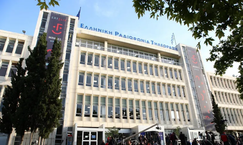 Στάση εργασίας στην ΕΡΤ για τον τρόπο κάλυψης των συγκεντρώσεων διαμαρτυρίας για τα θύματα των Τεμπών