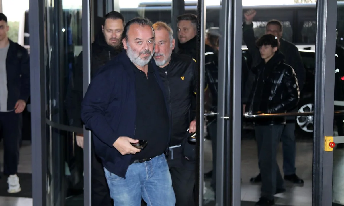Ο Μάριος Ηλιόπουλος κατέβηκε στα αποδυτήρια της Τούμπας, έδωσε πριμ και πανηγύρισε τη νίκη της ΑΕΚ επί του ΠΑΟΚ