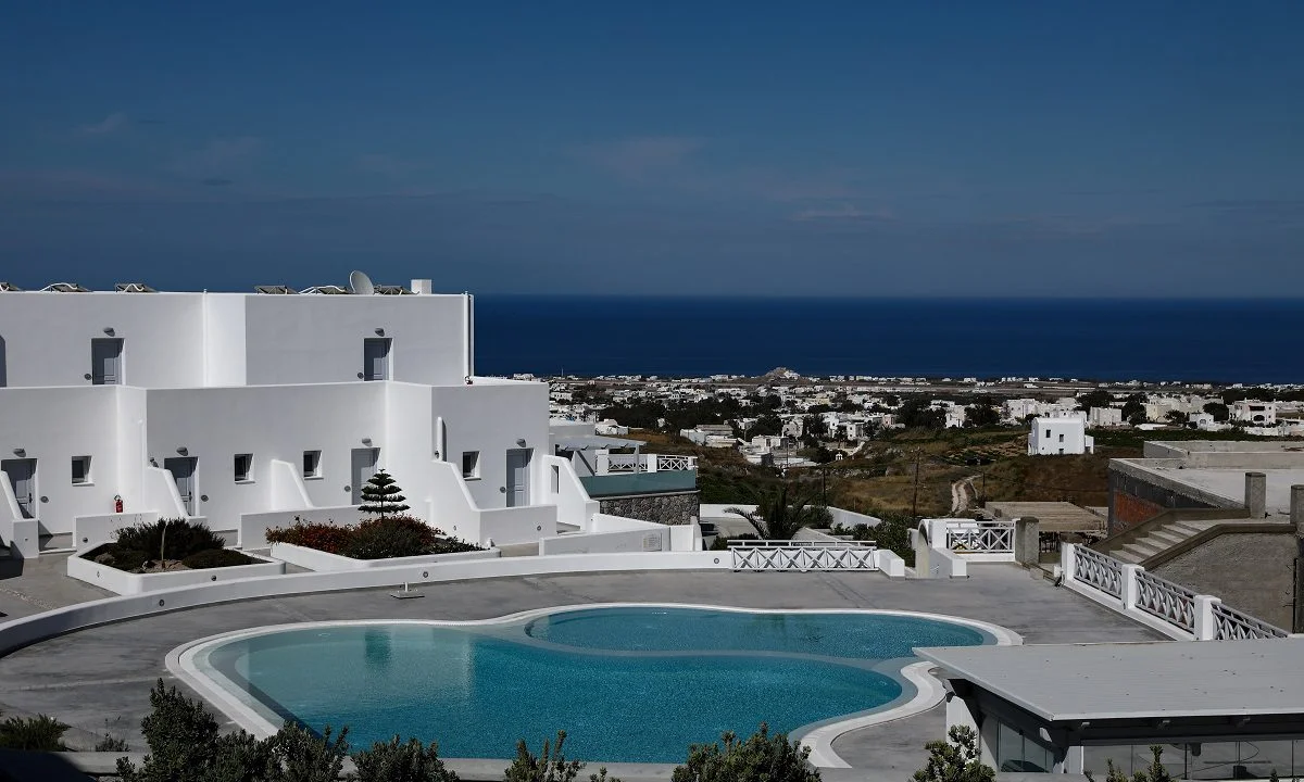 Γιατί ζήτησαν από τους κατοίκους της Σαντορίνης να αδειάσουν τις πισίνες;