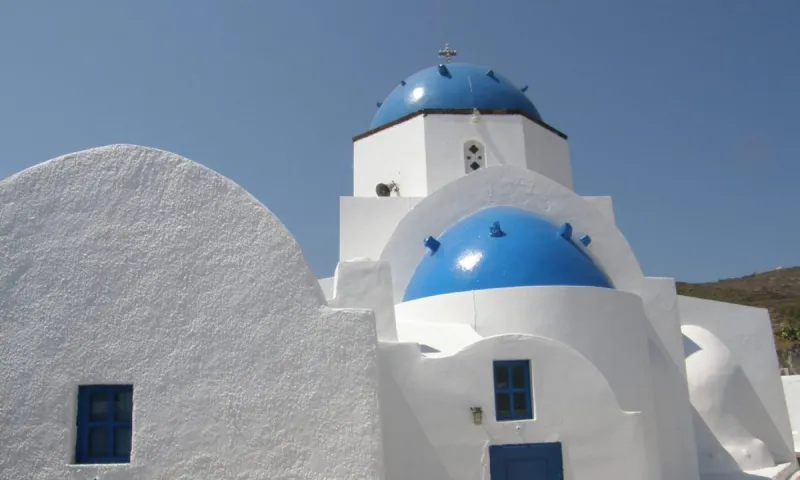 Η εκκλησία που έχτισαν στη Σαντορίνη για να ευχαριστήσουν που σταμάτησε το ηφαίστειο