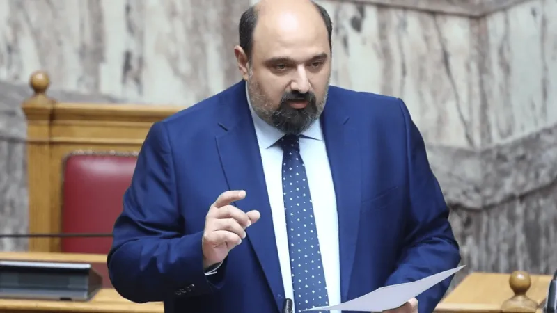 Πρώτος στο κάδρο ο «μπαζωτής» των Τεμπών, Χρήστος Τριαντόπουλος: Η πολιτική «Ιφιγένεια» του Κυριάκου Μητσοτάκη