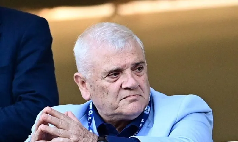 Αγόρασε αμάξι 1 εκατομμύριου ο γιος του Μελισσανίδη!
