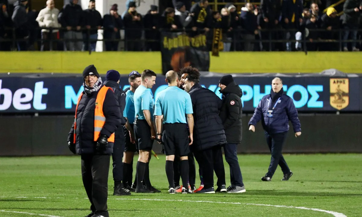 Διαιτησία: Το διπλό μεροκάματο του Τζαβέλα, η άγνοια κανονισμών και ο Ιωαννίδης που την έπεσε στον Όσμερς, άνευ λόγου και αιτίας.
