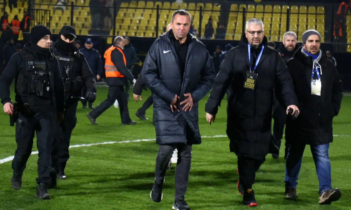 Σύμφωνα με την ΚΕΔ, δεν υπάρχει πέναλτι στον Μορόν στο Άρης - Παναθηναϊκός. Κανένα πέναλτι στο Ολυμπιακός - Αστέρας Τρίπολης. Μάλλον δεν είδε το Ατρόμητος - Καλλιθέα η Επιτροπή. 