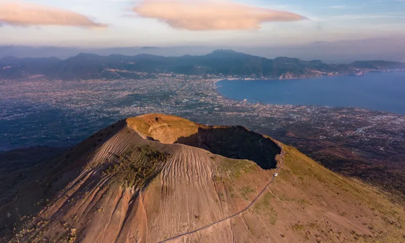 800,000 άνθρωποι κινδυνεύουν άμεσα σε περίπτωση που εκραγεί το ηφαίστειο αυτό