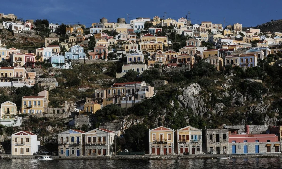 Σύμη – Δωδεκάνησα: Μόνιμοι κάτοικοι μόλις τρεις – Πιο πολύ κίνηση είχε στον κορονοϊό!
