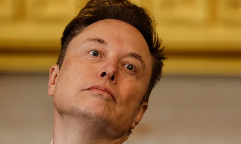 Γιατί ο Elon Musk δίνει περίεργα ονόματα στα παιδιά του; Πόσα παιδιά έχει;
