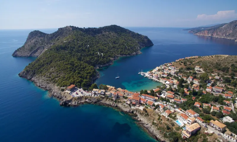Η Άσος το μικρό παραθαλάσσιο χωριό των 88 κατοίκων – Βγαλμένο από παραμύθι!
