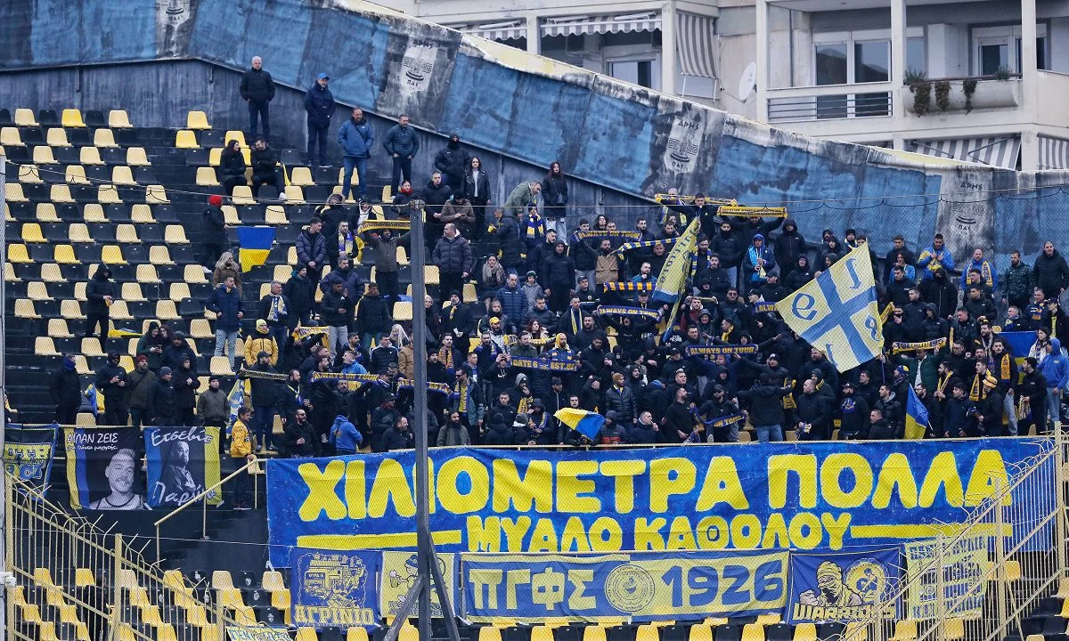 Οπαδοί Παναιτωλικού και Ατρομήτου με κοινό σύνθημα: Το έγκλημα αυτό να ξεχαστεί δεν πρέπει