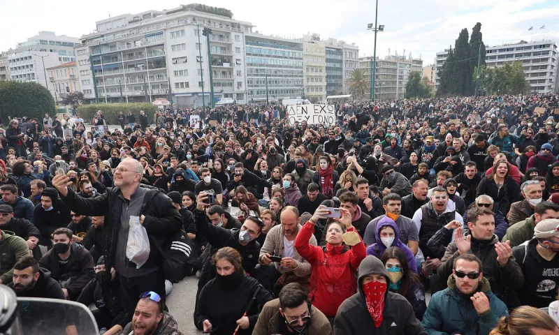 Τέμπη δυο χρόνια μετά: Θέμα σε όλο τον κόσμο τα μεγάλα συλλαλητήρια