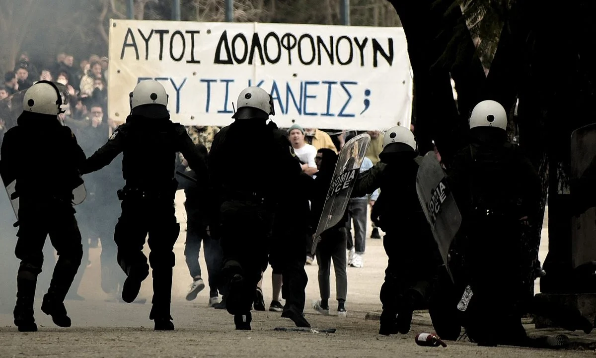 Τα Τέμπη δεν ήταν «μοιραία ανθρώπινα λάθη». Το ανθρώπινο λάθος το έκαναν κάποιοι που δεν... τραβήχτηκαν, κάποιες που δεν είχαν πονοκέφαλο και έφεραν στον κόσμο «ανθρώπους που προσβάλουν μνήμες νεκρών και νοημοσύνες. 