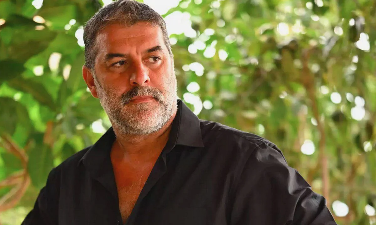 Βασίλης Μπισμπίκης για Τέμπη: «Έχε το νου σου στο παιδί...» - Στο Σύνταγμα ο ηθοποιός