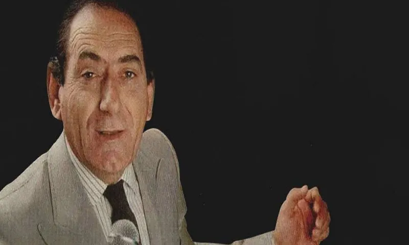 Στράτος Διονυσίου: Η τελευταία εμφάνιση πριν ξεψυχήσει στα χέρια της αμπιγιέζ του στο ταξί (vid)