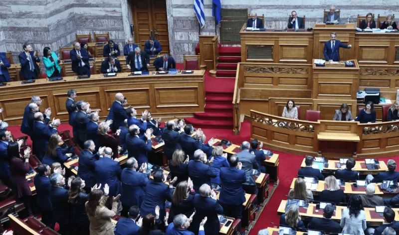 Τέμπη: Οργή συγγενών με τα χυδαία χειροκροτήματα στον Μητσοτάκη - «Χειροκροτούσαν πάνω σε 57 θύματα», είπε ο Δημήτρης Πλακιάς